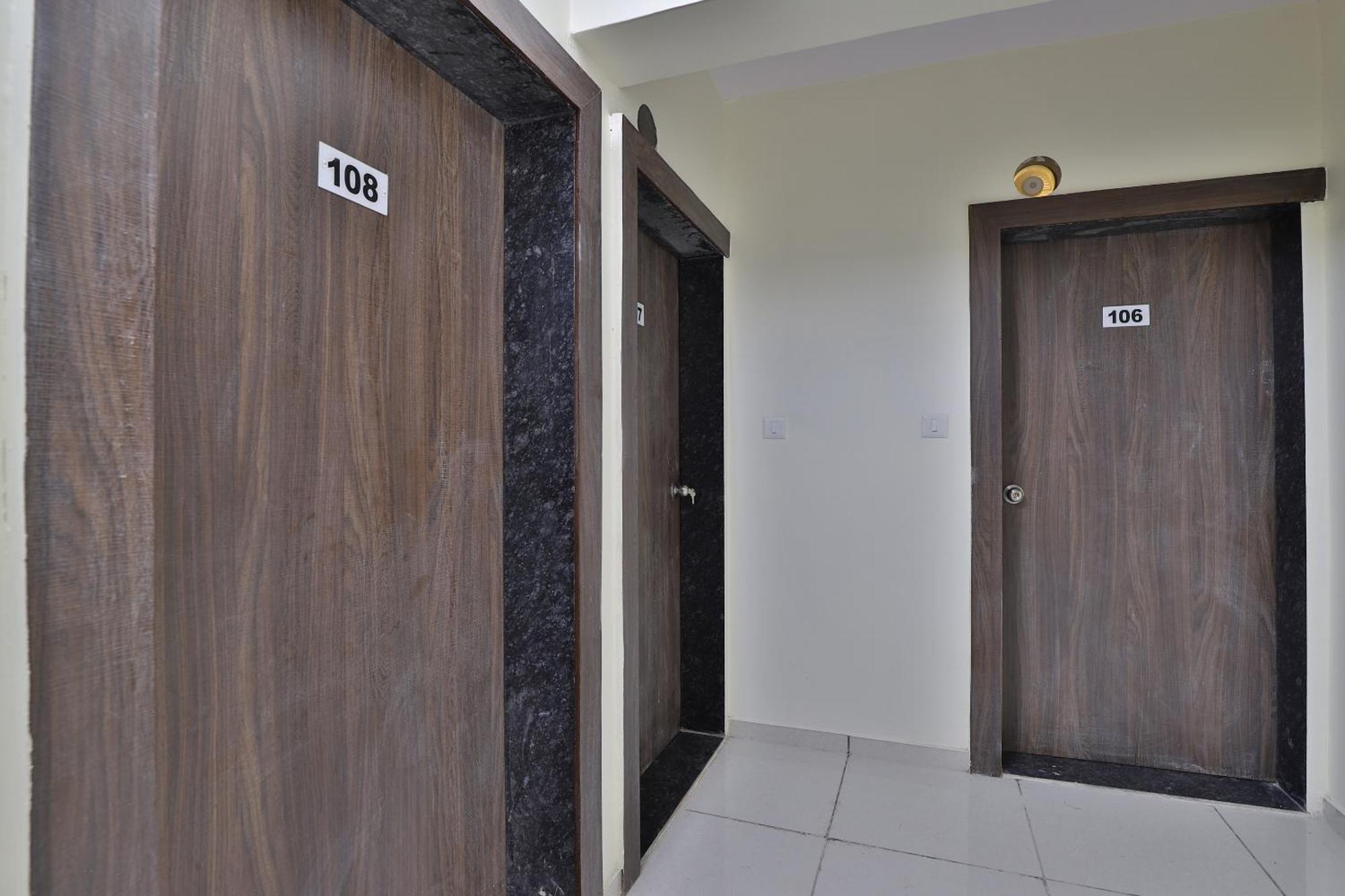 Hotel O Sunway Ahmedabad Exteriör bild