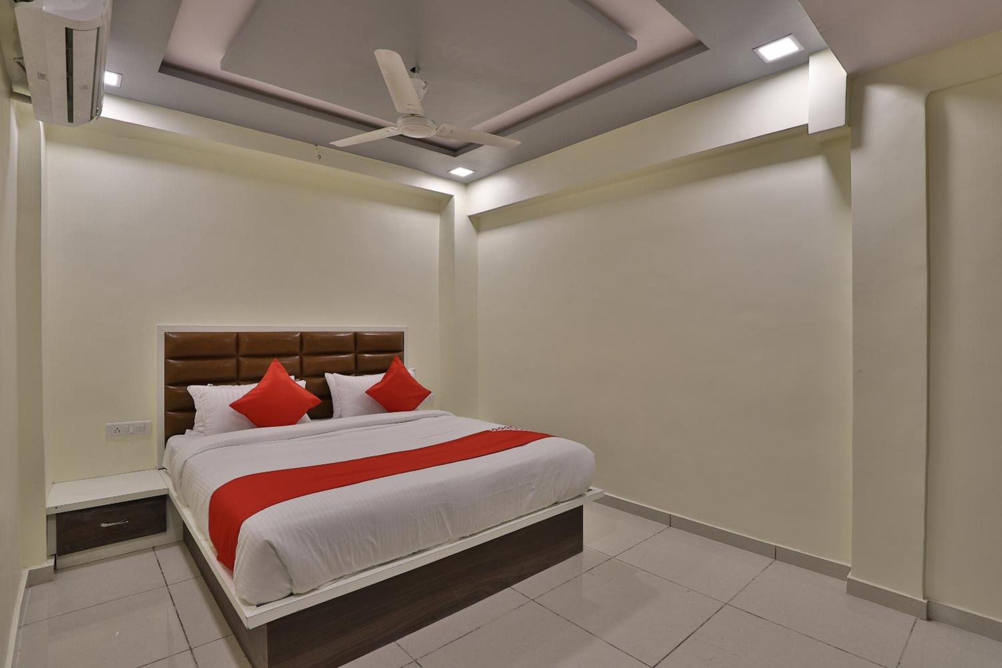Hotel O Sunway Ahmedabad Exteriör bild