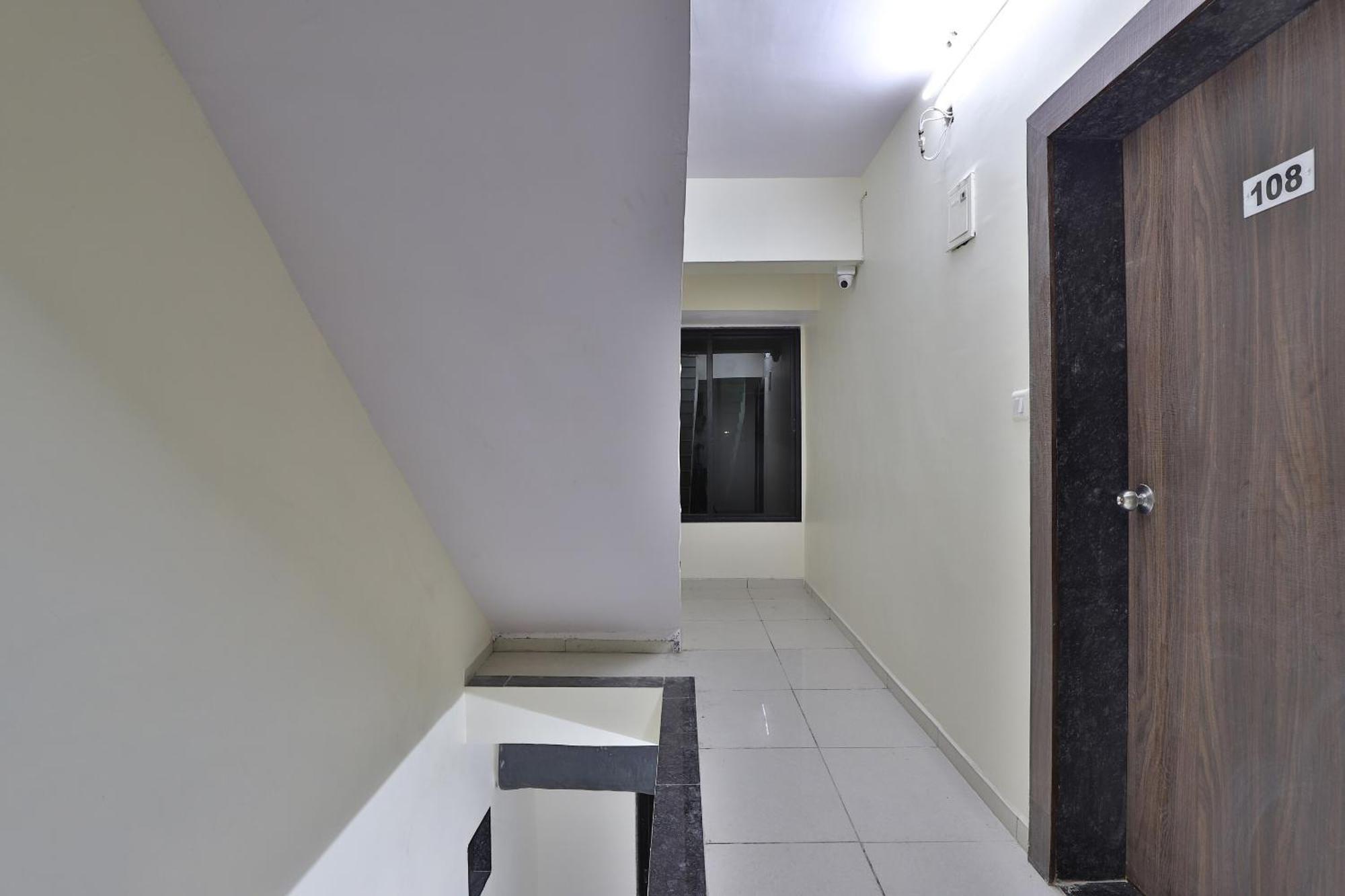 Hotel O Sunway Ahmedabad Exteriör bild