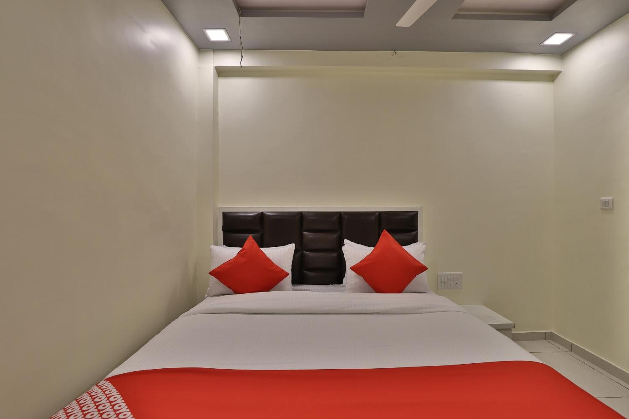 Hotel O Sunway Ahmedabad Exteriör bild